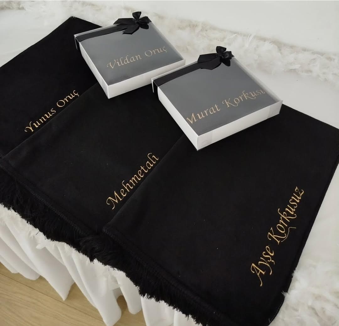 Customized Prayer Rug Set: Islamic Gift with Tasbeh & Quran
