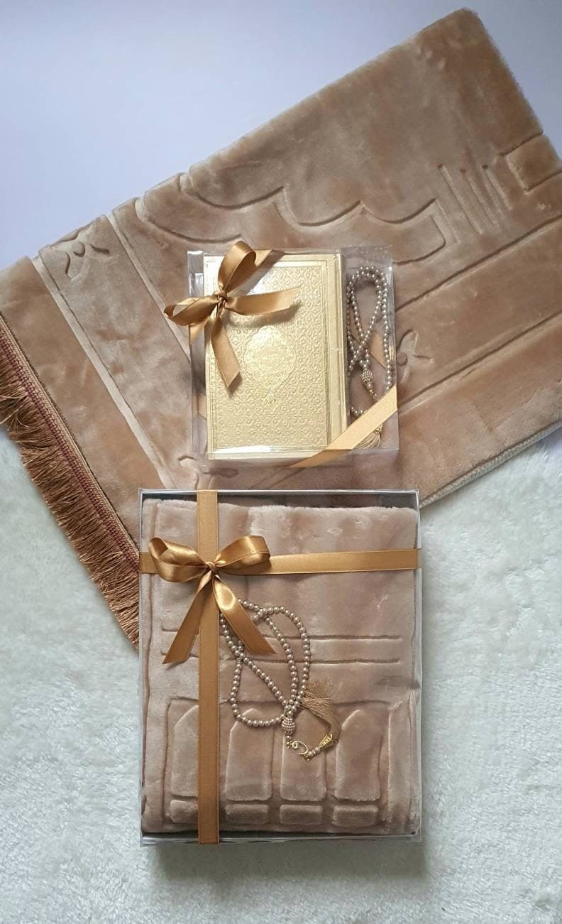Prayer Rug Gift Set: Soft Wide Mat, Tasbeeh & Quran - image 4