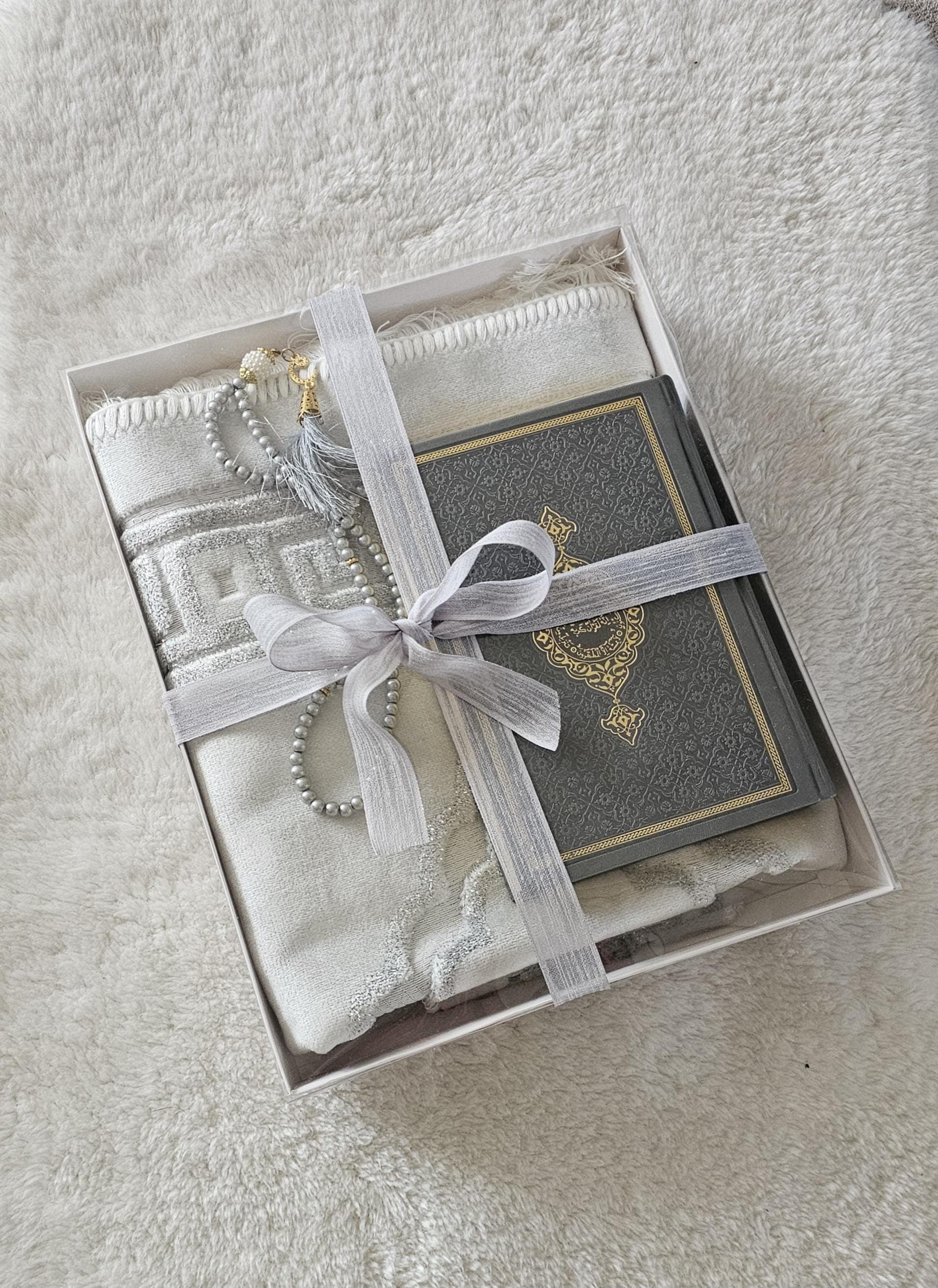 Personalised prayer mat, Customised prayer mat, Personalized prayer rug, Customized prayer rug with quran, Ramadan Eid Mubarak Umrah mushaf, Prayer rug with name, plain, velvet & single color, personalized prayer rug, Isimli seccade, سجادة مع الاسم