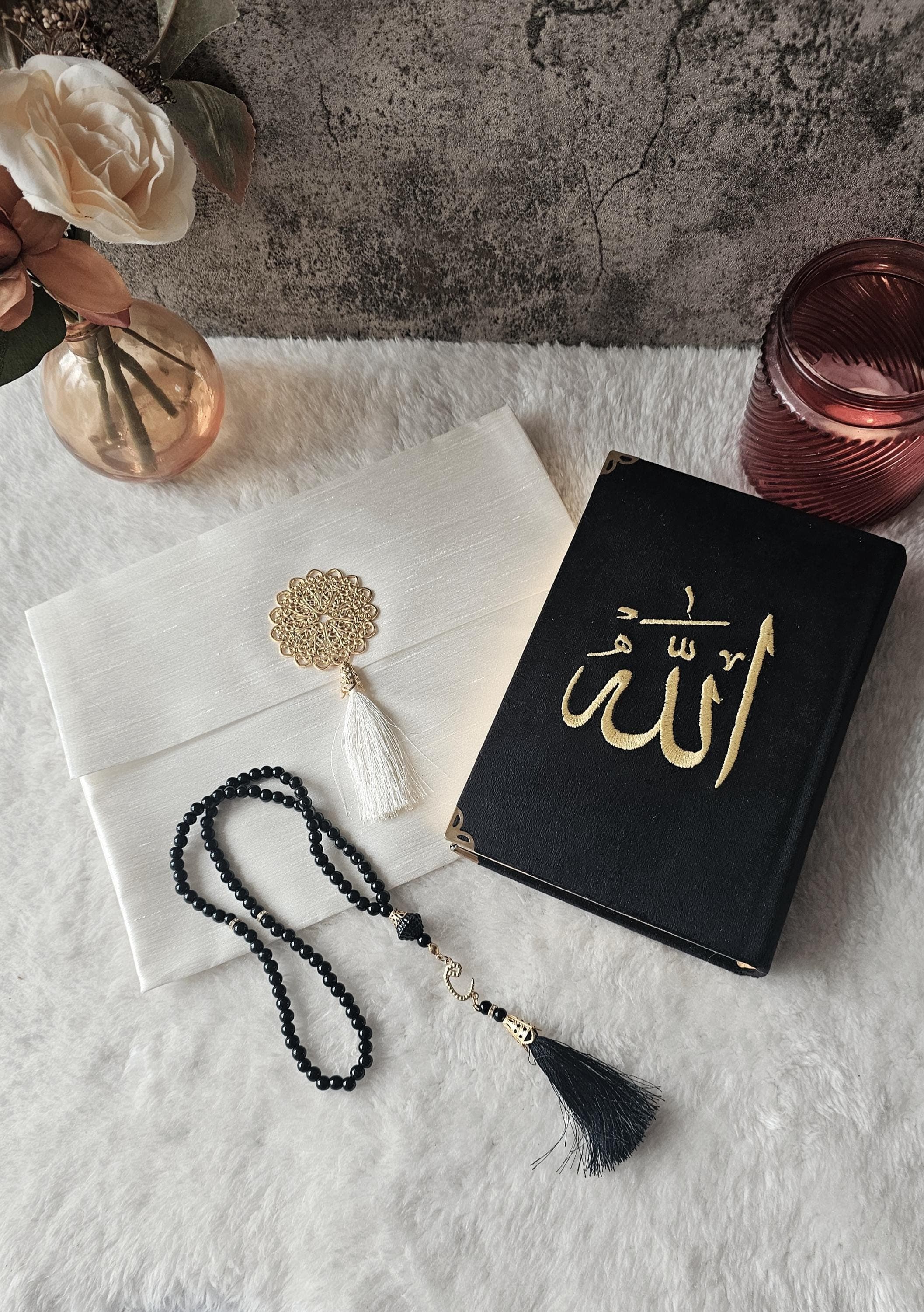 Velvet Quran Gift Set: Uthmani Script, Pearl Tasbih & Silky Case - image 3