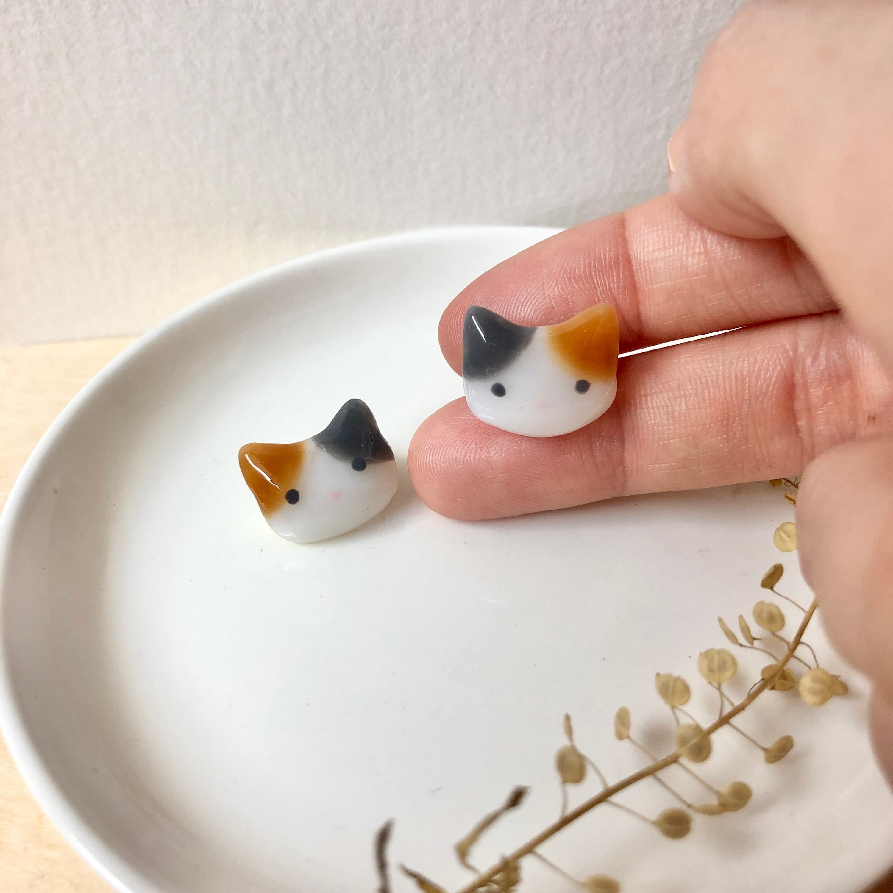 Handmade Calico Cat Resin Pin Badge - image 3