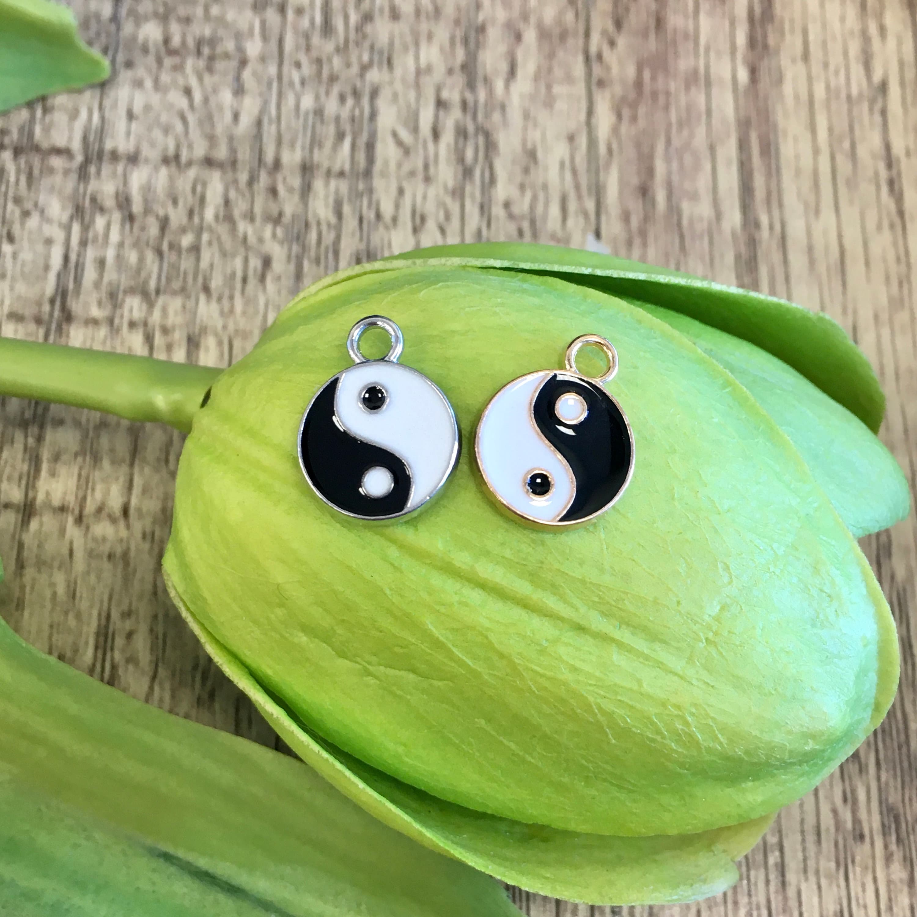 Yin Yang Charm, Ying Yang Alloy Enamel charm, Black & White Ying yang pendant, Jewelry Making, Bellaire Wholesale, Canadian Supplier